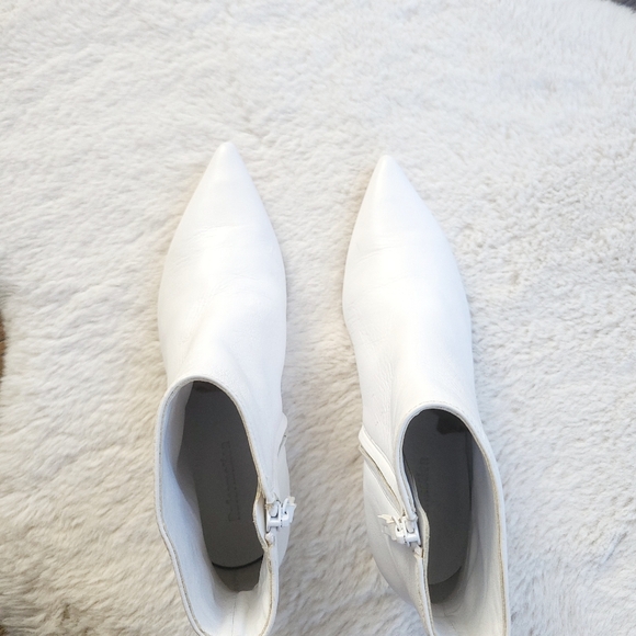 NWOT Reformation Charlotte Minimilist White Leather Booties - Picture 7 of 11